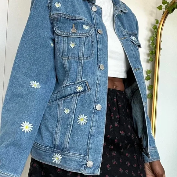 Bagatelle Women Daisy Floral Denim Jacket - Image 3